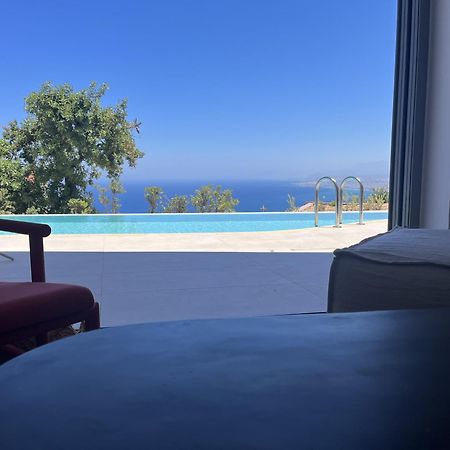 Plethora Luxury Suites Rodhiá 外观 照片