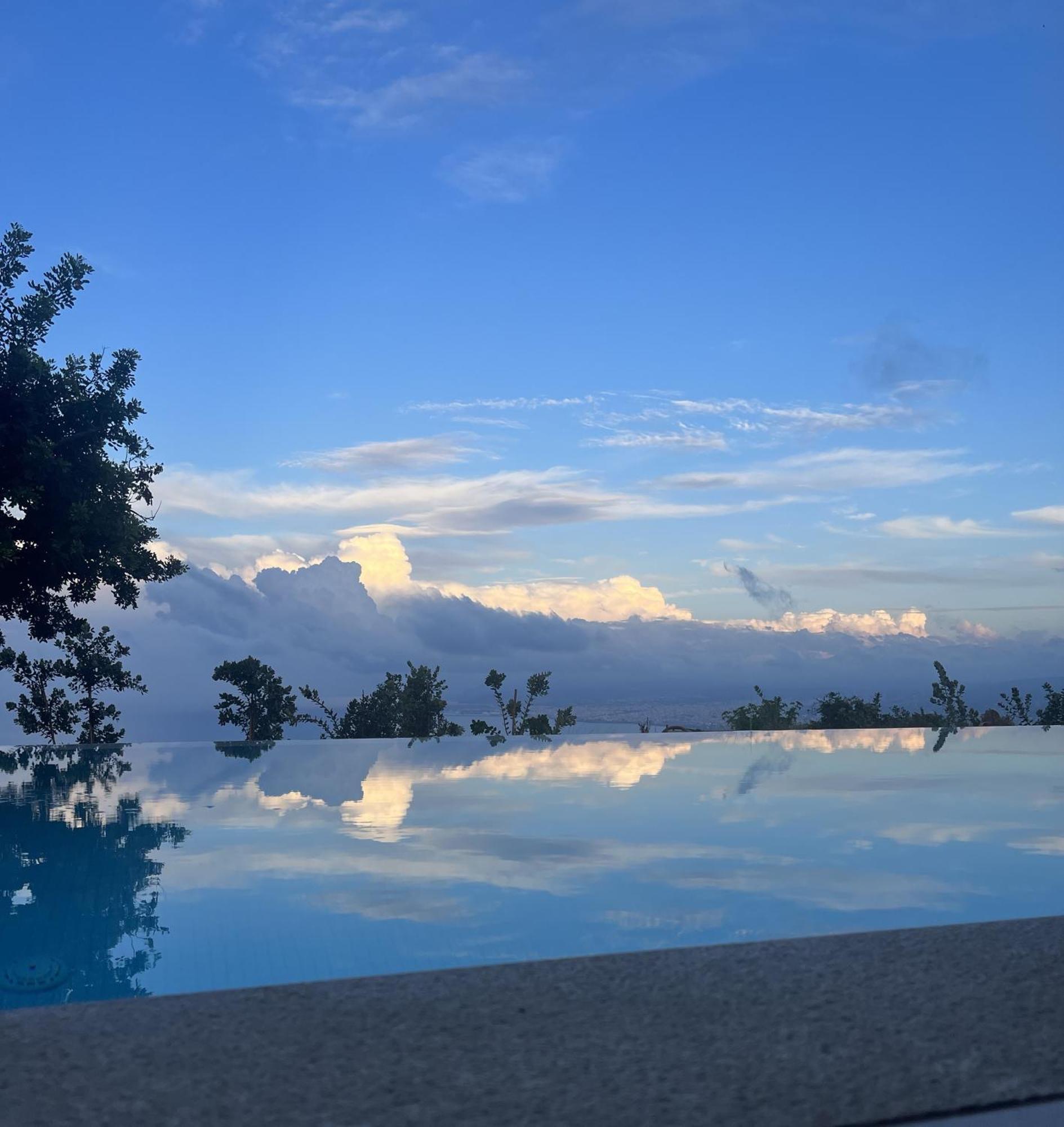 Plethora Luxury Suites Rodhiá 外观 照片