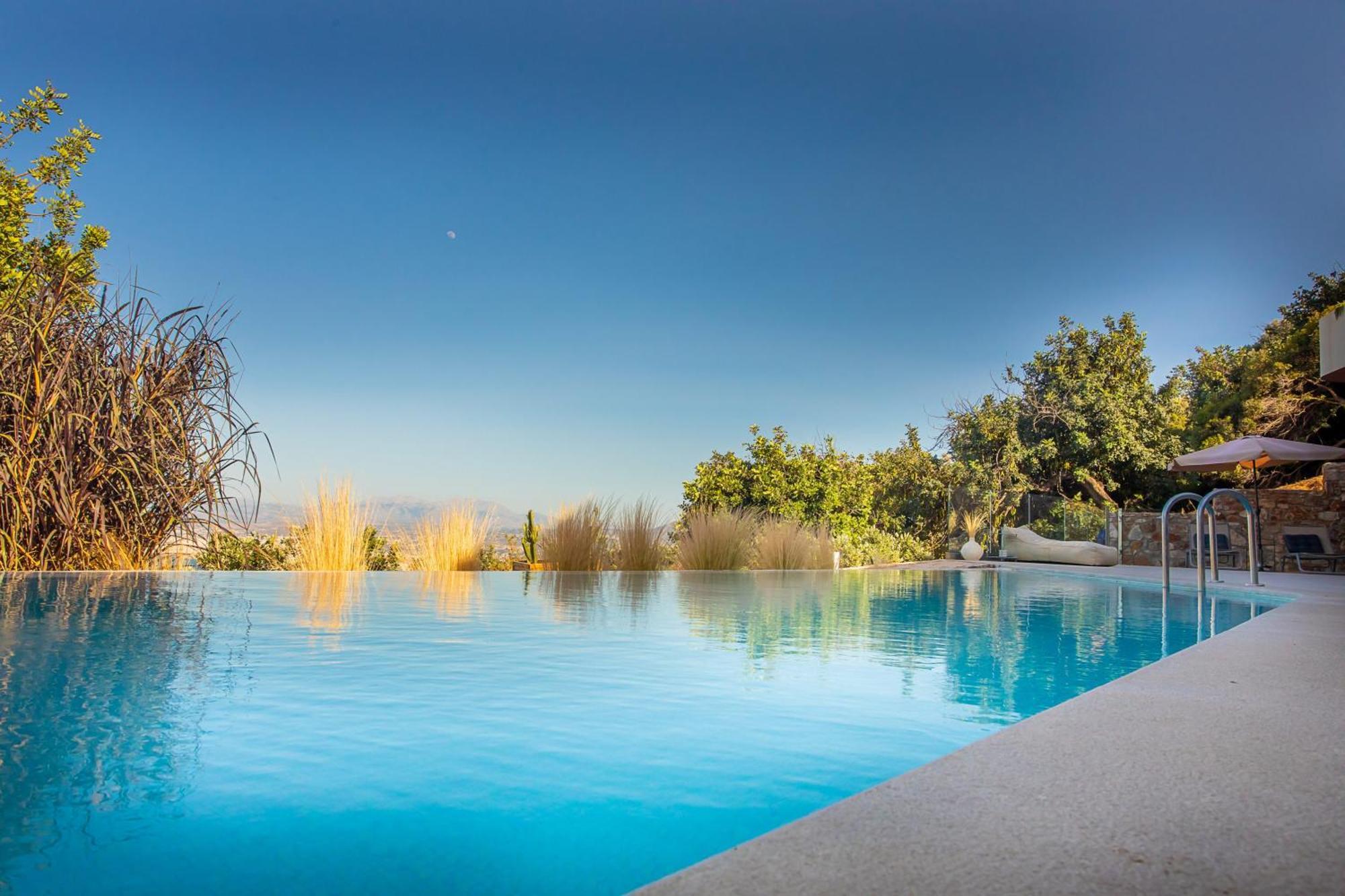 Plethora Luxury Suites Rodhiá 外观 照片