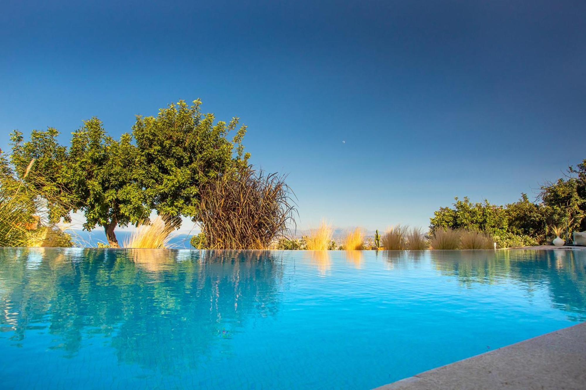 Plethora Luxury Suites Rodhiá 外观 照片